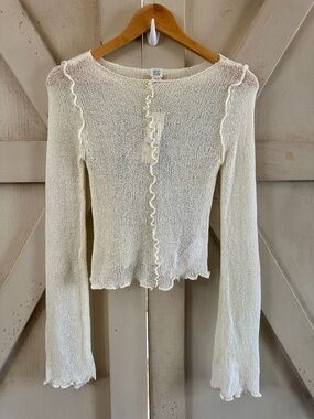 BDG Urban Outfitters Bouclé Knit Top Ecru Long Sleeve Ruffle Hem Size M NWT